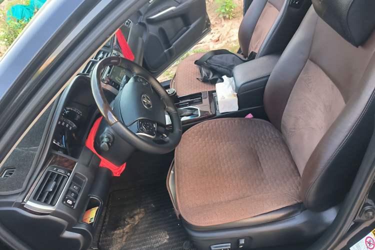 Used Toyota Camry 2016 2.5G 10th Anniversary Deluxe Navigation Edition
