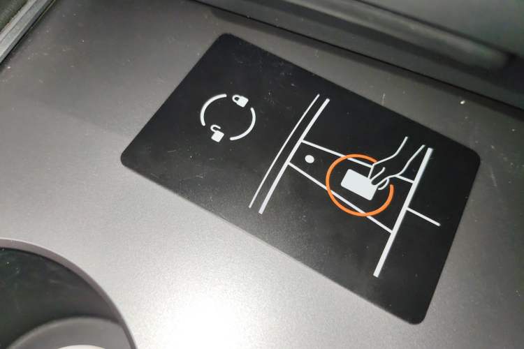 Used Tesla Model Y 2024 Rear-Wheel-Drive Version Interior 1