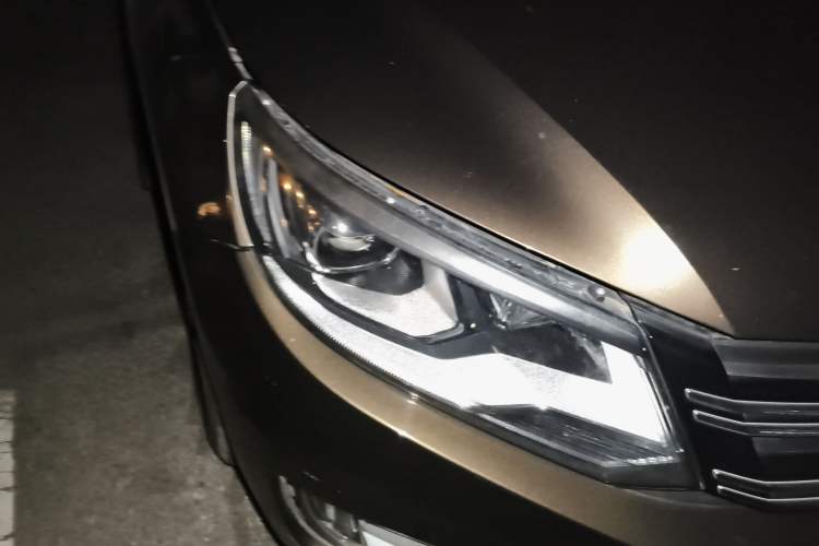 Used Volkswagen Tiguan 2015 1.8TSI Automatic Two-Wheel Drive Trend Edition Right Front Headlight