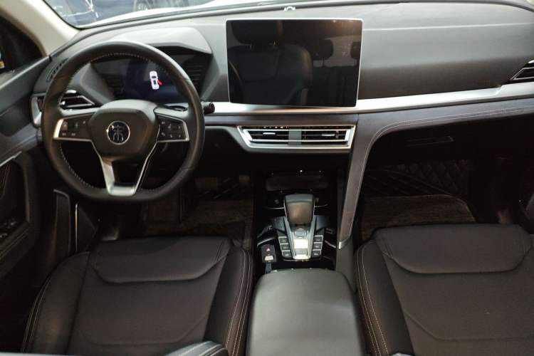 Used BYD Song Pro New Energy 2019 DM 1.5T Four-Wheel Drive Performance Edition Deluxe Model Center Console