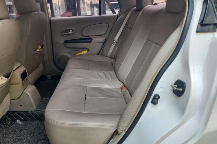 Used Venucia D50 2015 1.6L Manual Fashion Edition
