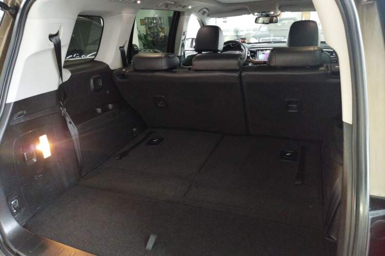 Used GAC Trumpchi GS8 2017 320T Two-Wheel Drive Luxury Smart Connectivity Version (7 Seats)
