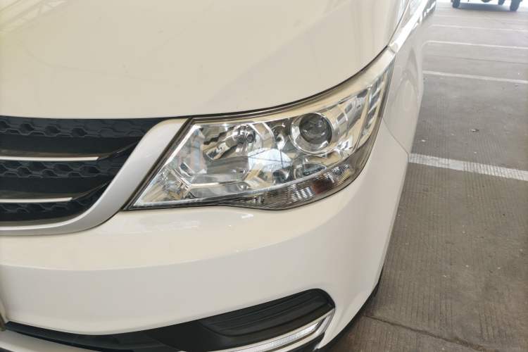 Used Baojun 730 2019 1.5L Manual Value Edition 7 Seats China VI Emission Standard Left Front Headlight