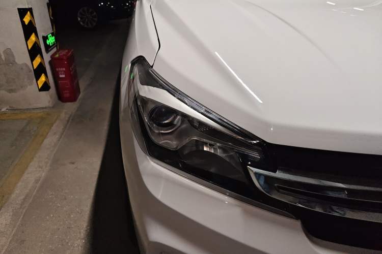 Used Dongfeng Fengon S560 2018 1.8L CVT Prestige Model Right Front Headlight