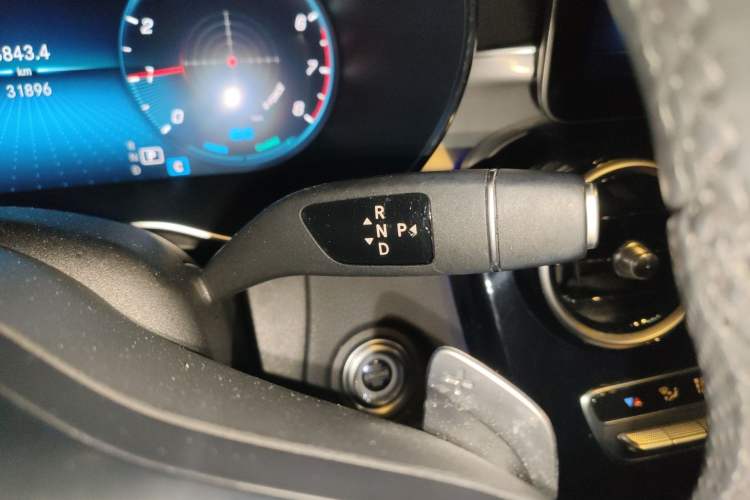 Used Mercedes-Benz C-Class 2020 Restyled C 260 Sport Edition Gear Lever