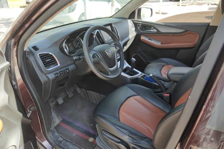 Used Baojun 560 2016 1.5T Manual Elite Edition Driver Seat