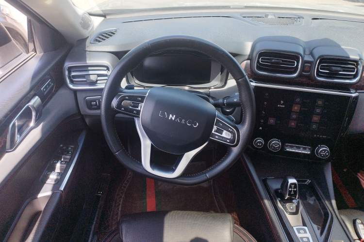 Used Lynk & Co 02 2019 High-Energy Edition 2.0T Automatic Two-Wheel Drive Pro Version China VI Standard
