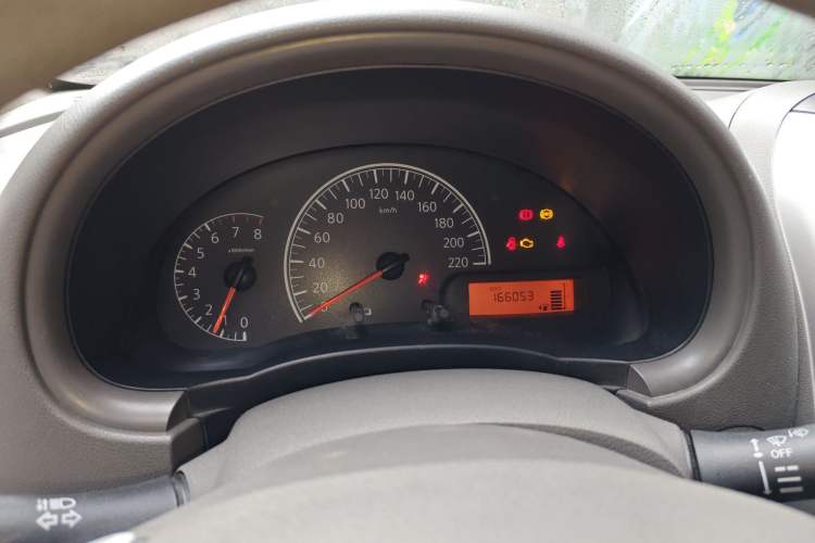 Used Nissan Sunny 2015 1.5XE Manual Comfort Edition
