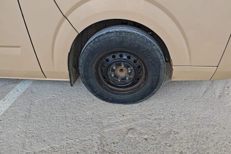 Used Foton Scenic G7 2016 2.0L Commercial Edition Long Wheelbase High-Roof 4Q20M Right Front Wheel Hub