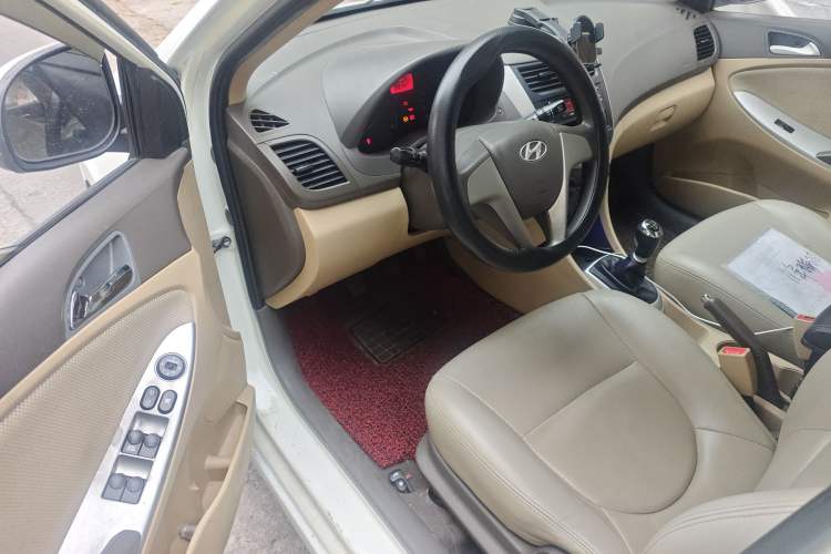 Used Hyundai Verna (older generation) 2010 Sedan 1.4L Manual Comfort GS
