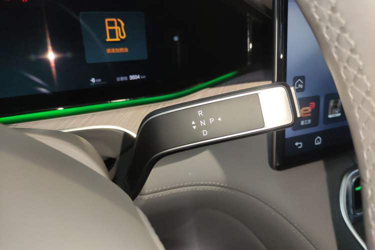 Used Denza N9 2025 Prestige Version