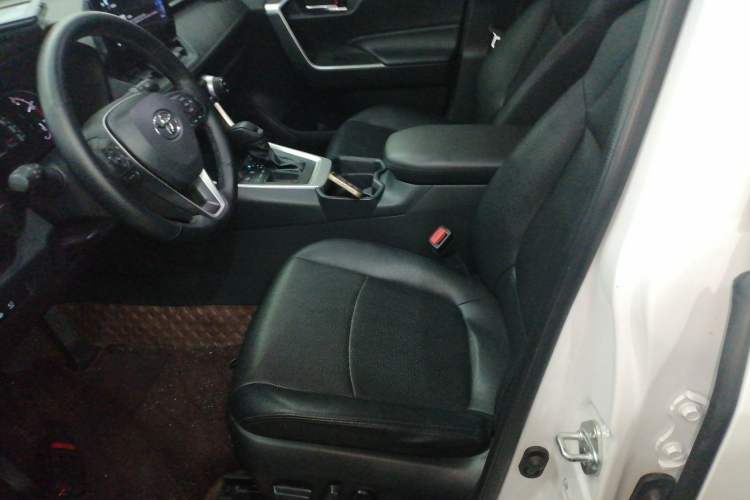 Used Toyota RAV4 2023 2.0L CVT Two-Wheel Drive Fashion Edition Left Front Seat