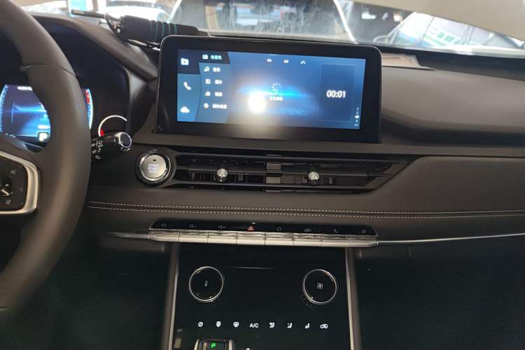 Used Chery Tiggo 8 2022 1.5 TCI Automatic Exclusive Edition 5 Seats Audio And AC Panel