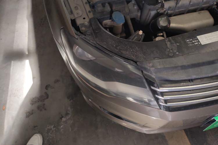 Used Volkswagen Bora 2014 1.6L Manual Comfort Model Right Front Headlight