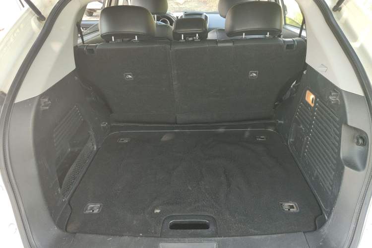 Used Luxgen U6 SUV 2014 1.8T Fashion Edition Trunk