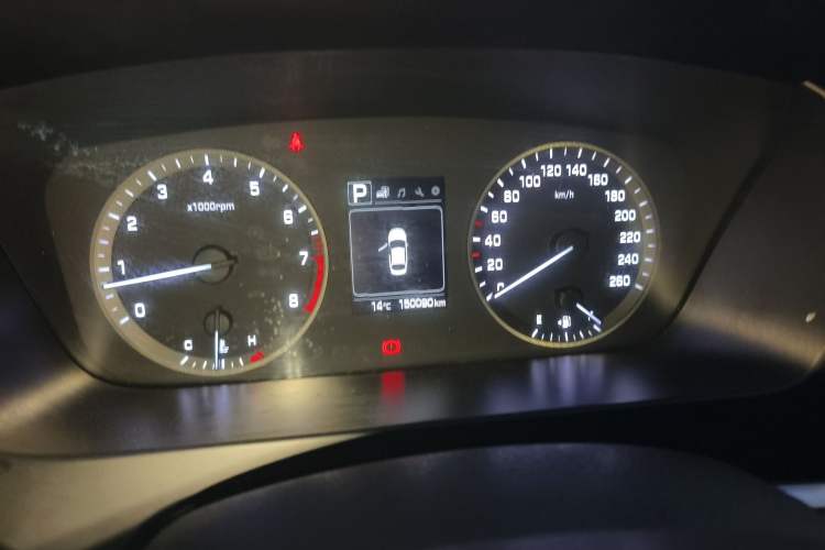 Used Hyundai Sonata 2015 1.6T GLS Smart Model Odometer Close Up