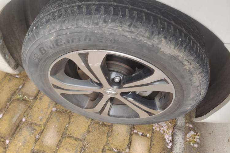Used Nissan Tiida 2020 1.6L CVT Smart Drive Edition Right Front Wheel Hub
