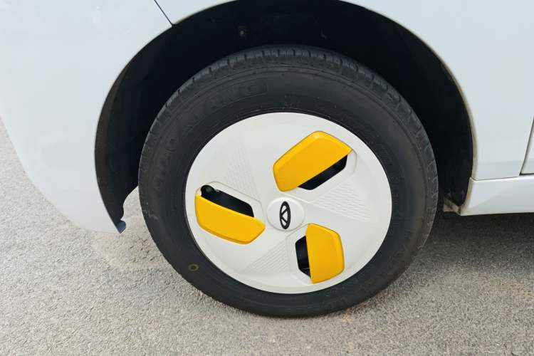 Used Chery QQ Ice Cream 2022 120km Conical Shape Lithium Iron Phosphate Left Front Wheel Hub