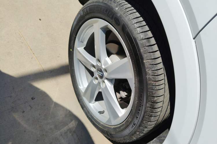 Used Audi Q2L 2021 35 TFSI Fashionable and Elegant Model
