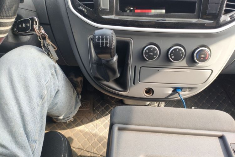 Used SAIC MAXUS Xintu V80 