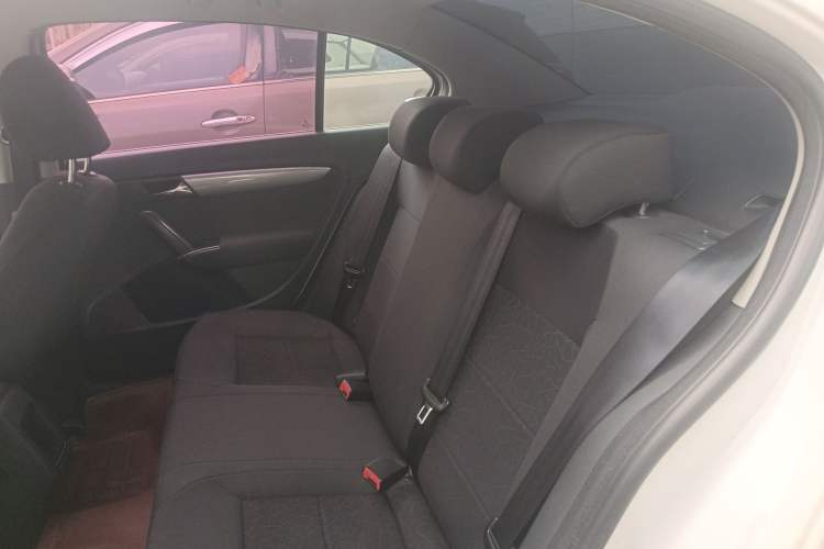 Used Volkswagen Lavida 2013 Revised Classic 1.6L Automatic Fashion Edition
