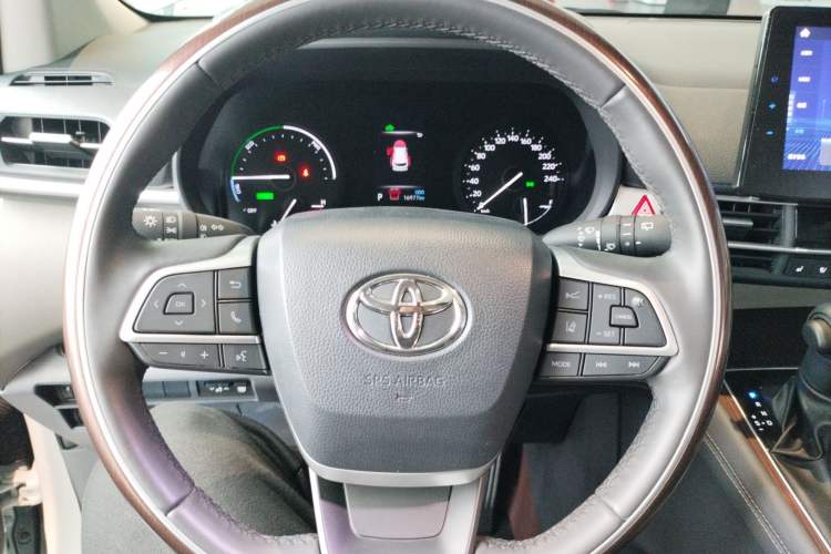 Used Toyota SIENNA 2023 2.5L Hybrid Comfort Edition Steering Wheel