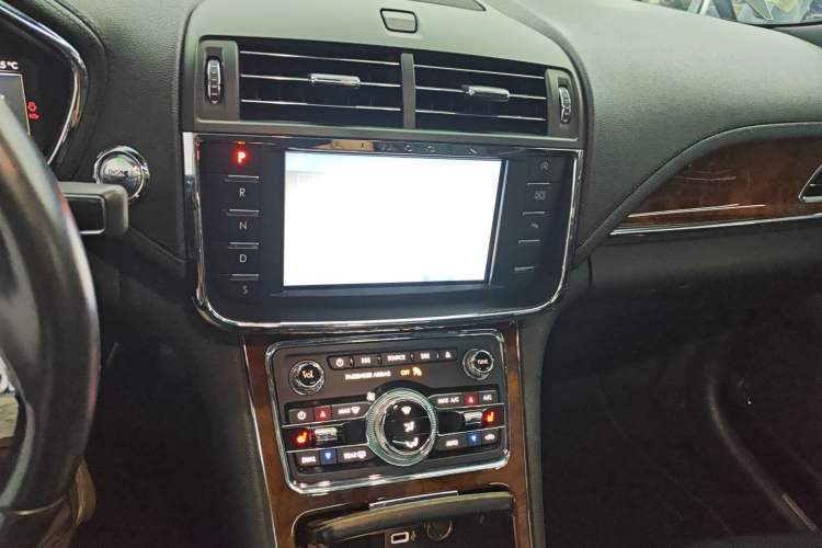 Used Lincoln Continental 2017 2.0T Two-Wheel Drive Deluxe Edition