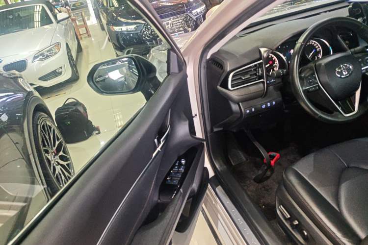 Used Toyota Camry 2023 2.0G Luxury Edition