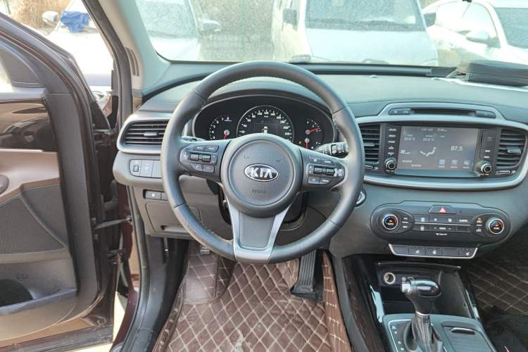 Used Kia Sorento 2015 Sorento L 2.4L Gasoline 4WD Elite Edition 5 Seats China V Emission Standard
