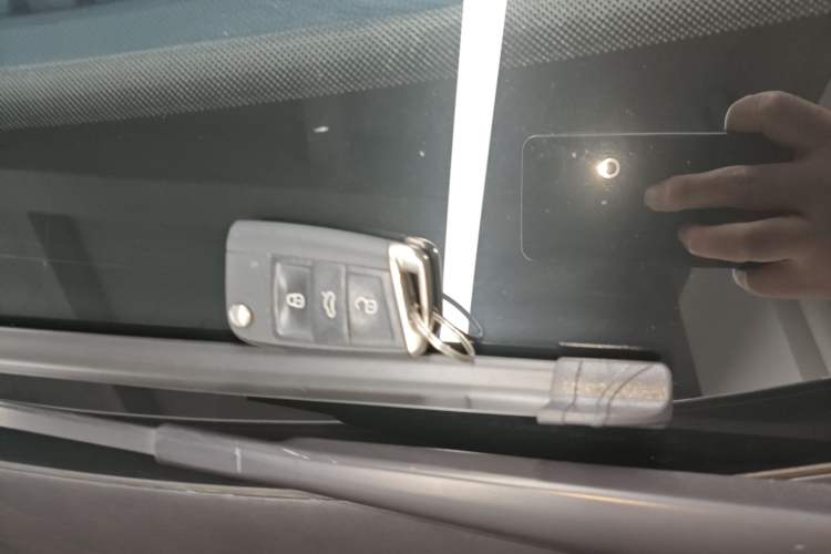 Used Volkswagen Tiguan L 2021 330TSI Automatic Two-Wheel Drive R-Line Enhanced Edition Vehicle Key