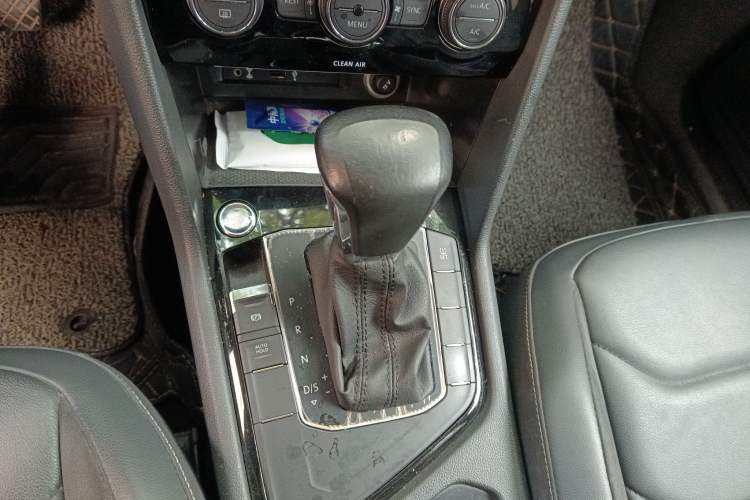 Used Volkswagen Tiguan L 2017 330TSI Automatic Two-Wheel Drive Luxury Edition
