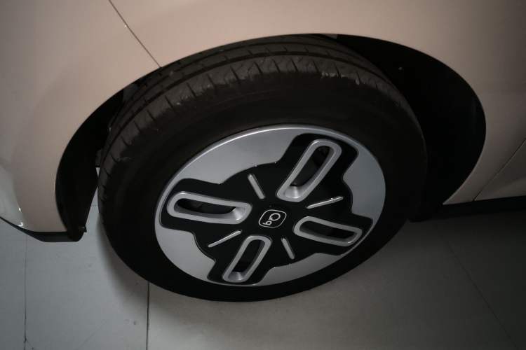 Used Chery QQ Domi 2025 Model 305km Comfort Edition