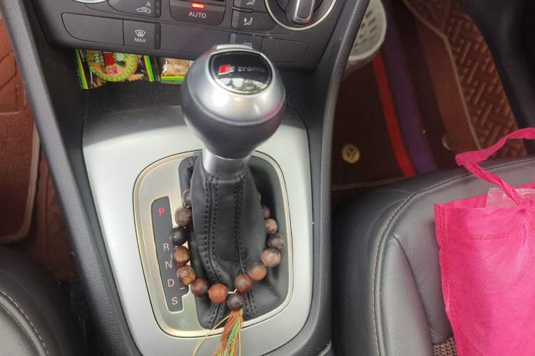 Used Audi Q3 2018 30 TFSI Fashion Edition Collector's Version Gear Lever