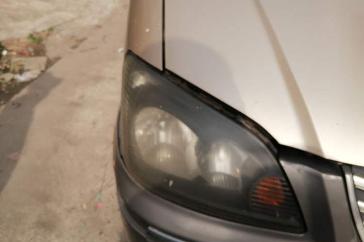 Used FORTHING Lingzhi 2013 M3 1.6L 7-Seater Comfort Model Right Front Headlight