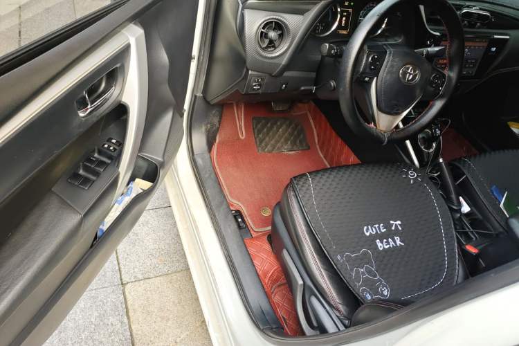 Used Toyota Levin 2017 Revised Dual-Engine 1.8H GS E-CVT Elite Sunroof Version China V Standard Driver Seat