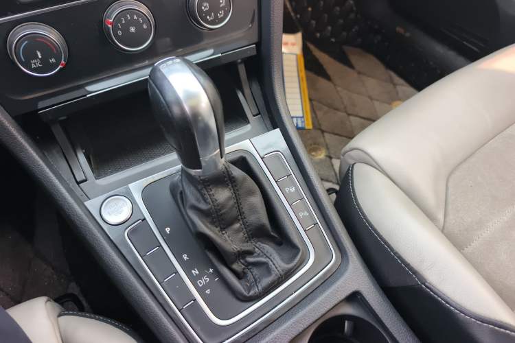 Used Volkswagen Golf 2017 230TSI Automatic Luxury Million-Vehicle Commemorative Edition