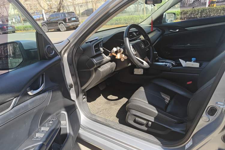 Used Honda Civic 2016 220TURBO CVT Prestige Edition
