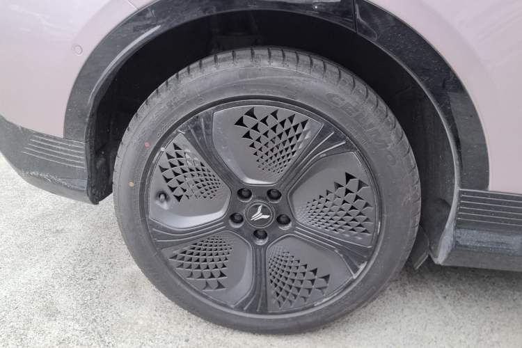 Used VOYAH COURAGE 2024 Four-Wheel Drive Global Edition Right Rear Wheel Hub