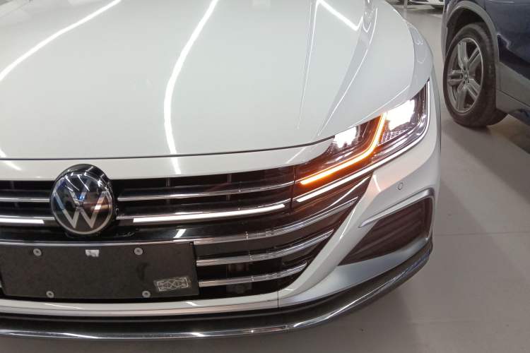 Used Volkswagen FAW-Volkswagen CC 2024 Estate Car 380TSI Hunter's Heart Edition Left Front Headlight