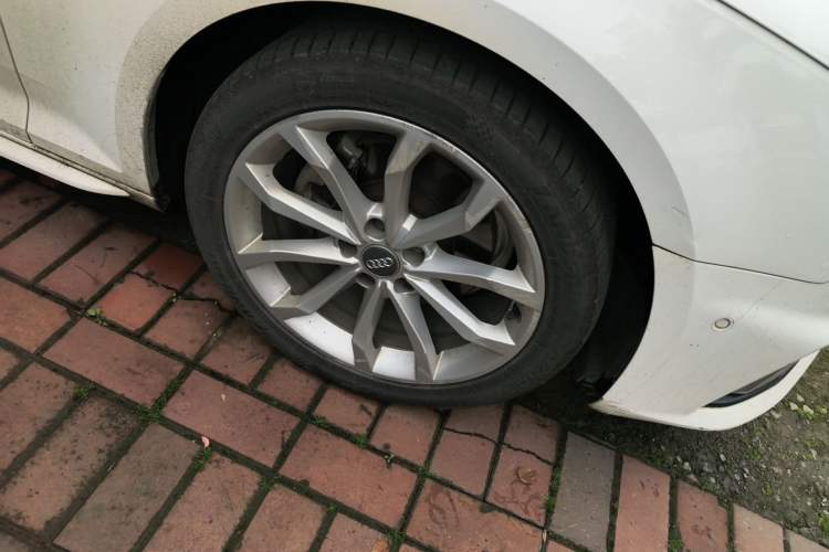 Used Audi A4L 2019 40 TFSI Fashion Edition China VI Emission Standard Right Front Wheel Hub
