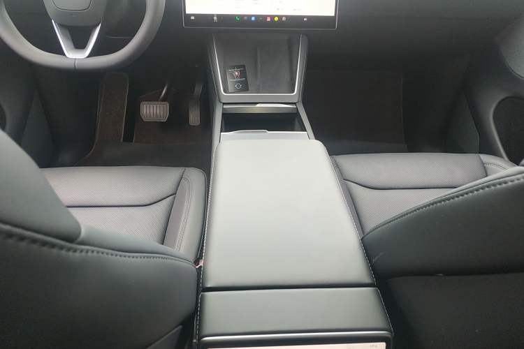 Used Tesla Model Y 2026 Rear-Drive Model Gear Lever