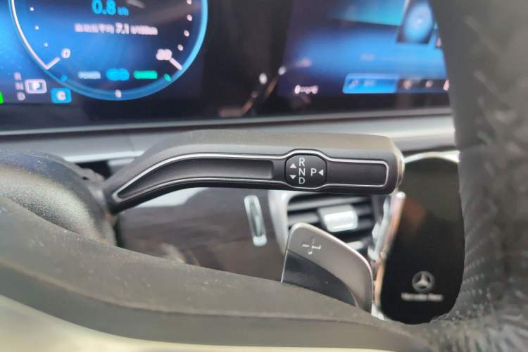 Used Mercedes-Benz GLS 2023 Second Facelift GLS 450 4MATIC Stylish Version Gear Lever