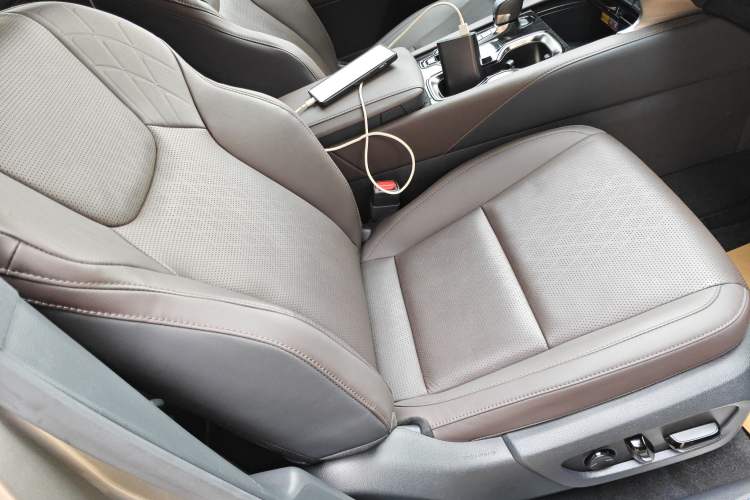 Used Lexus RX New Energy 2023 450h+ Four-Wheel Drive Enjoyment Edition Right Front Seat