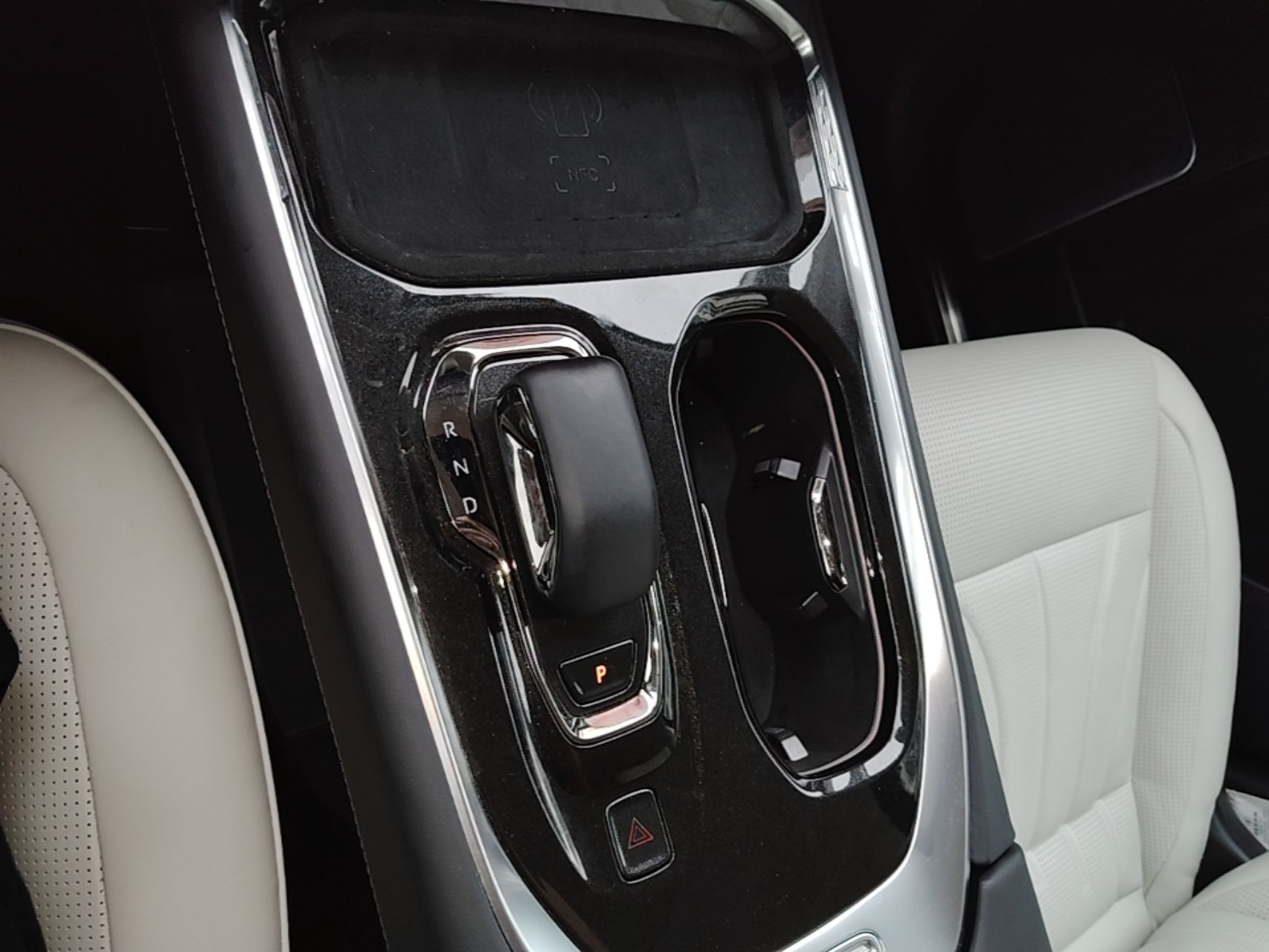 Zeekr 009 2024 GAC Trumpchi — снимка 16