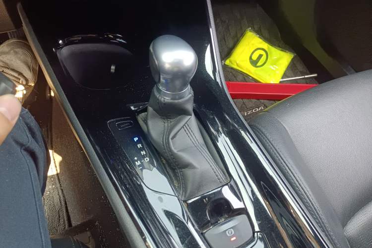 Used Toyota IZOA 2018 2.0L Yichi Version China VI Standard
