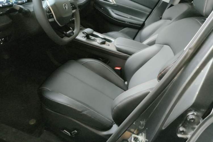 Used Changan X7 PLUS 2024 1.5T Automatic Luxury 7-Seater