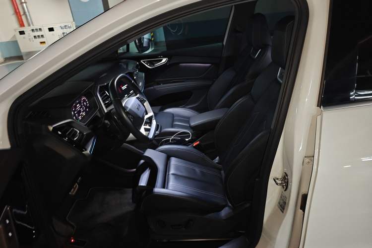 Used Audi Q4 e-tron 2023 40 e-tron Adventure Edition Left Front Seat