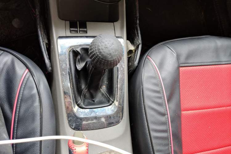 Used Chevrolet Sail 2013 Sedan 1.2L Manual Ideal Edition Gear Lever