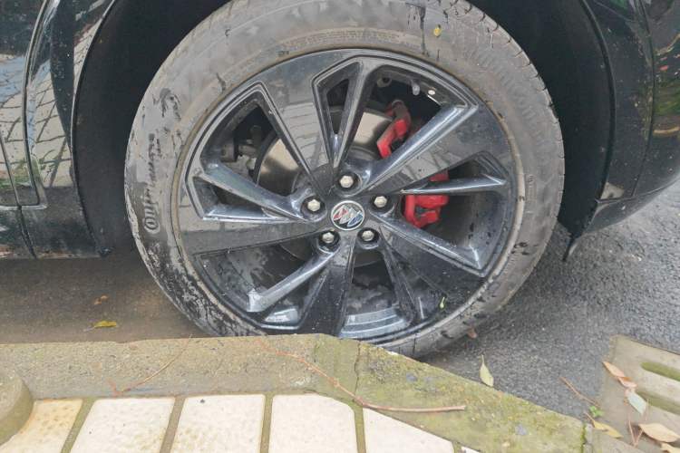 Used Buick Envision 2023 Encore S GS Four-Wheel Drive Sport Model Right Front Wheel Hub