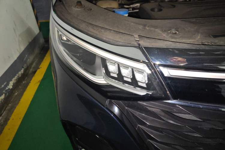 Used Roewe iMAX8 2021 400TGI Supreme Series Prestige Edition